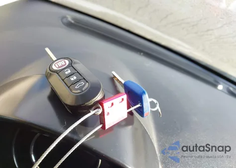 2018 Fiat 500 Lounge из США, поврежденный, VIN 3C3CFFCH7JT524352